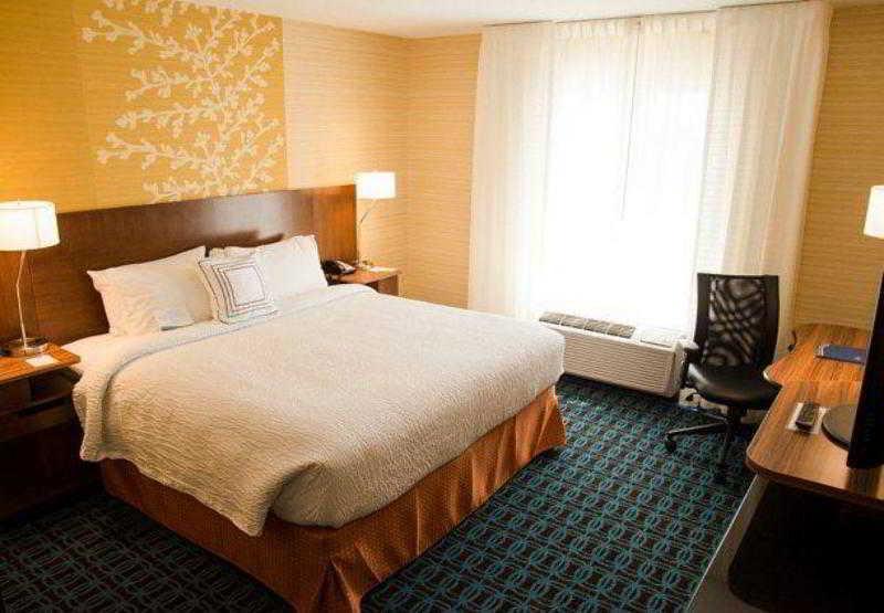 Fairfield Inn & Suites By Marriott Монктон Экстерьер фото