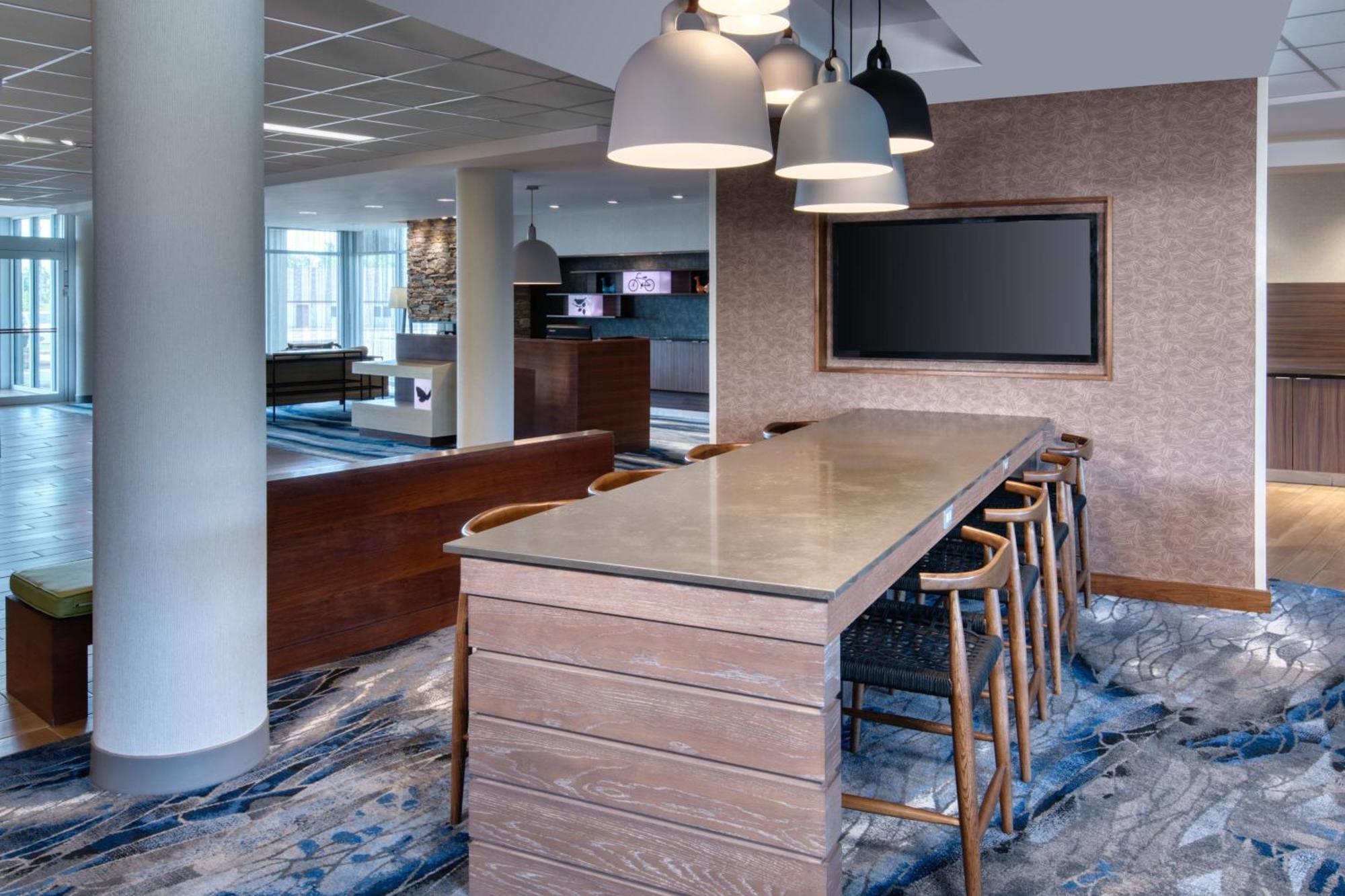 Fairfield Inn & Suites By Marriott Монктон Экстерьер фото