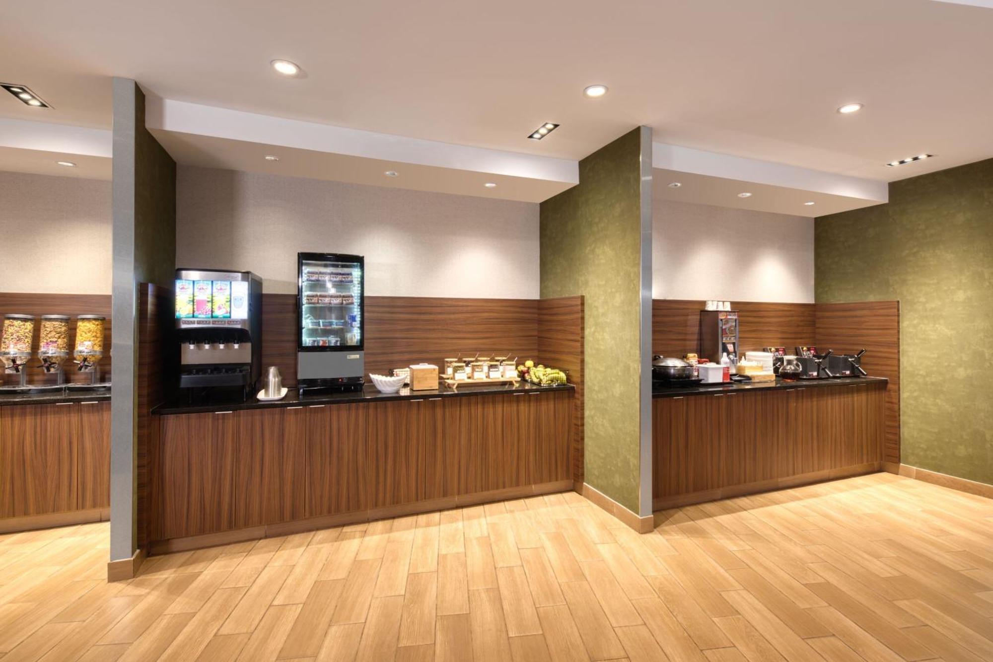 Fairfield Inn & Suites By Marriott Монктон Экстерьер фото