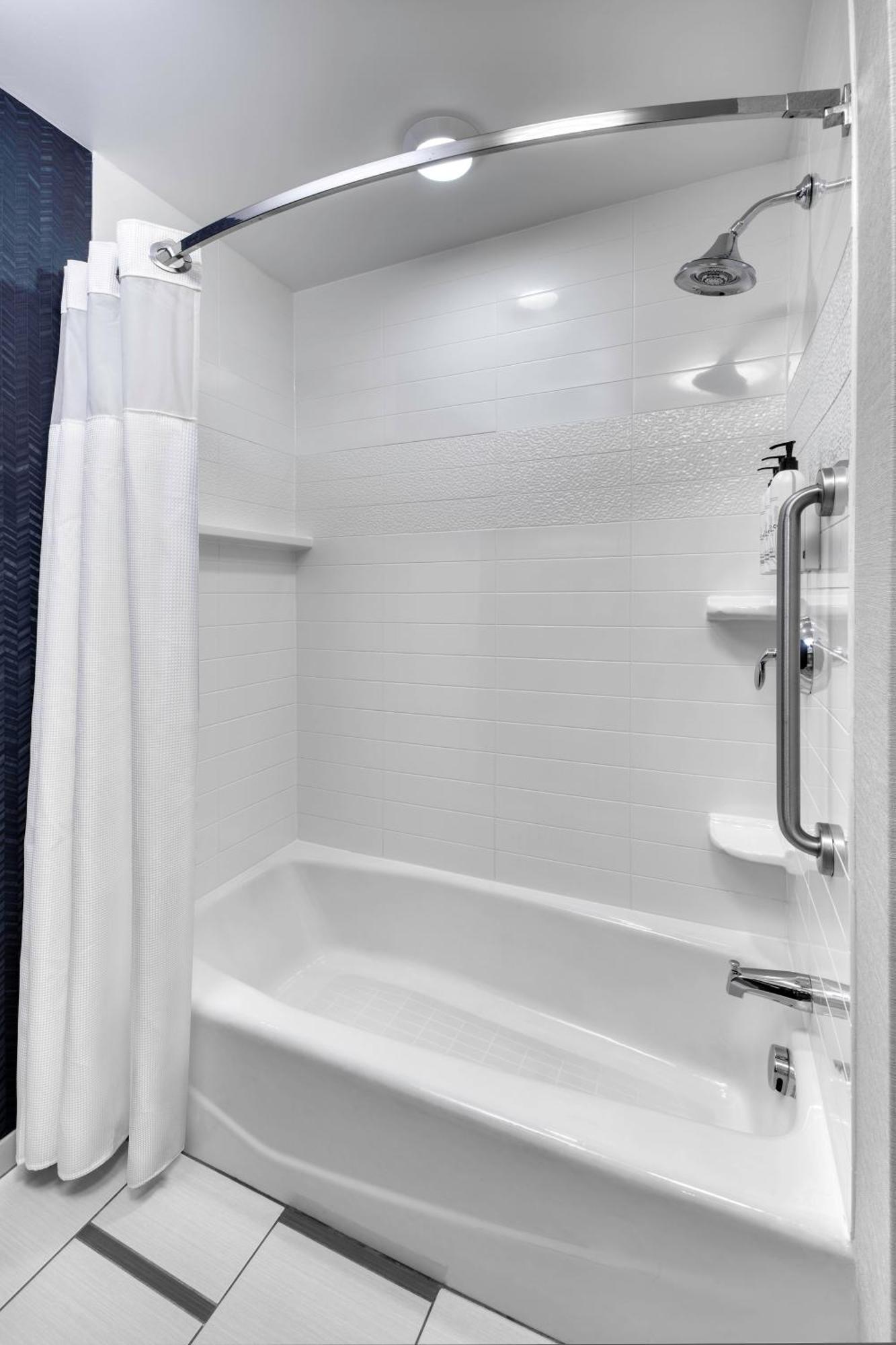 Fairfield Inn & Suites By Marriott Монктон Экстерьер фото