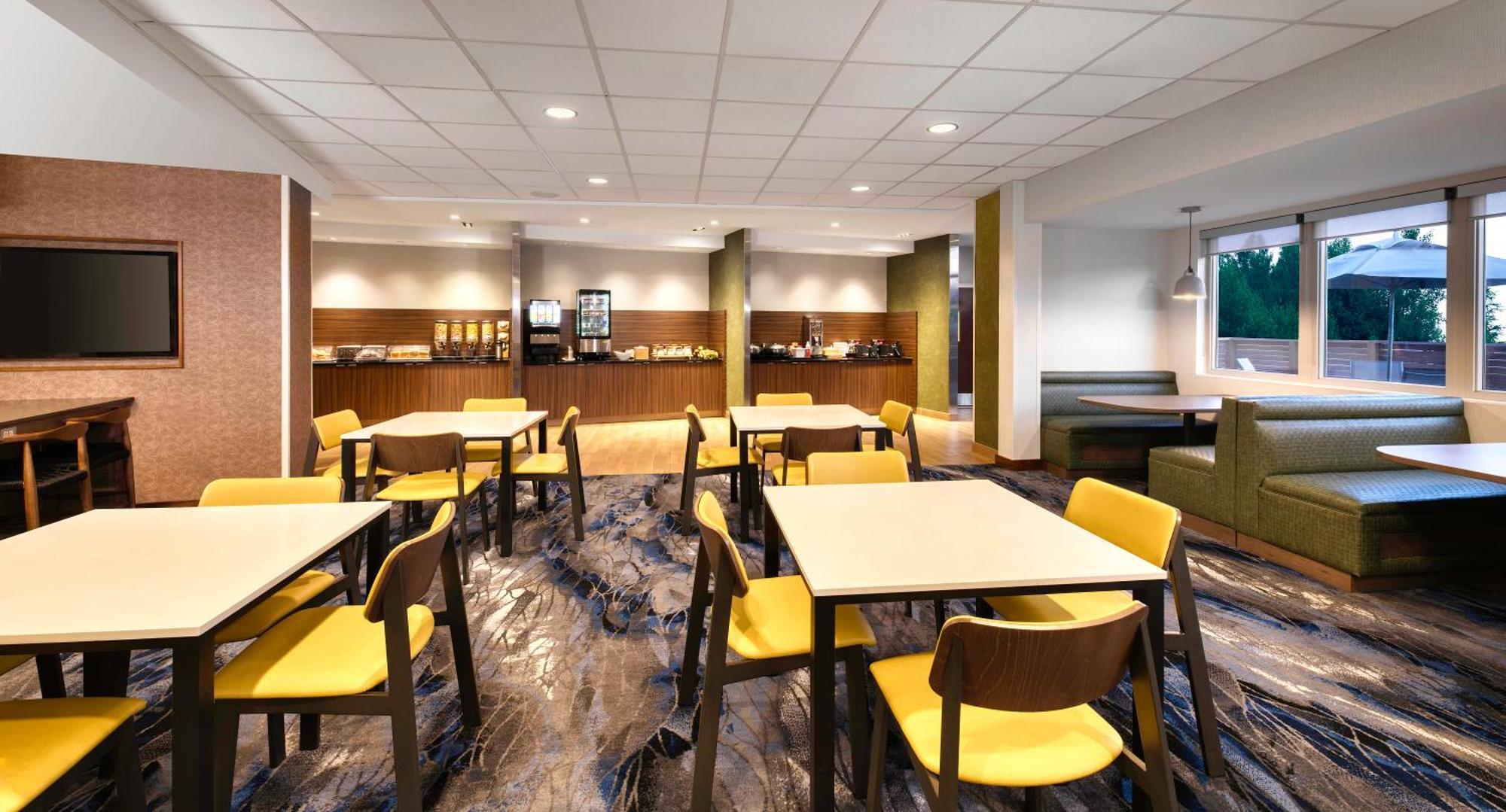 Fairfield Inn & Suites By Marriott Монктон Экстерьер фото