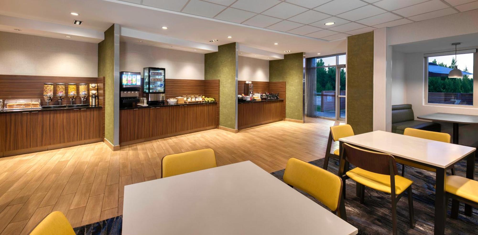 Fairfield Inn & Suites By Marriott Монктон Экстерьер фото