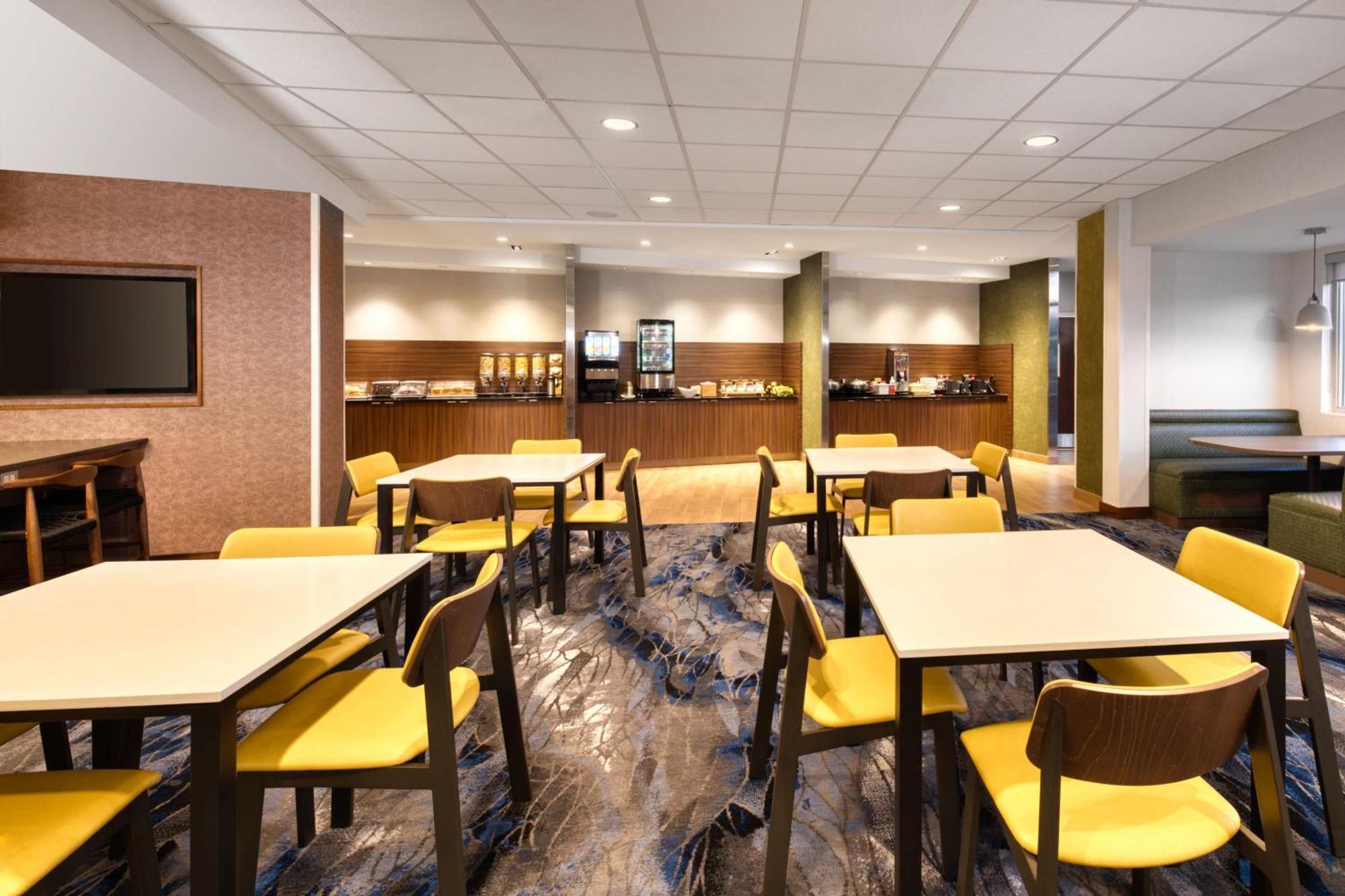 Fairfield Inn & Suites By Marriott Монктон Экстерьер фото