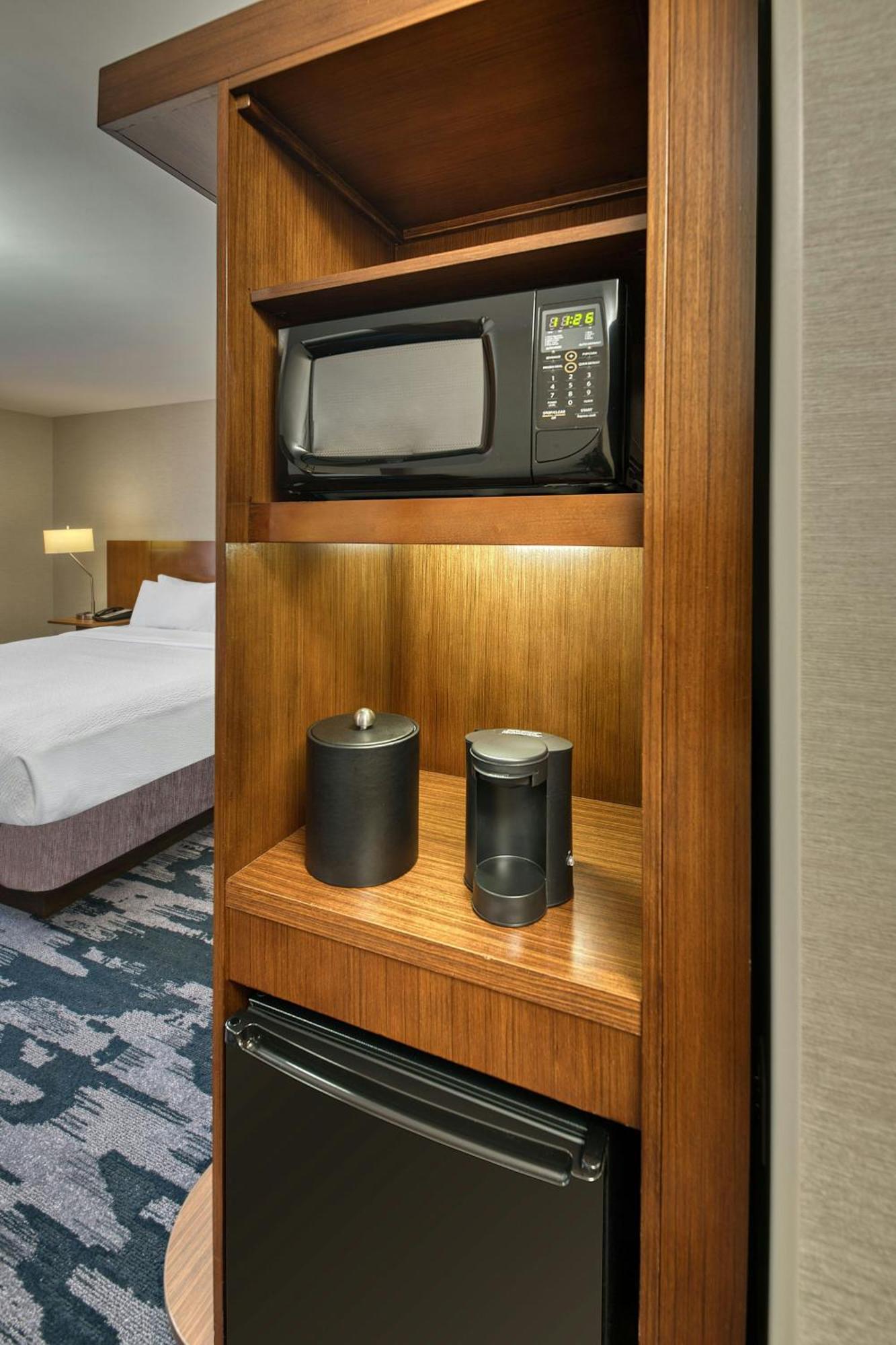 Fairfield Inn & Suites By Marriott Монктон Экстерьер фото